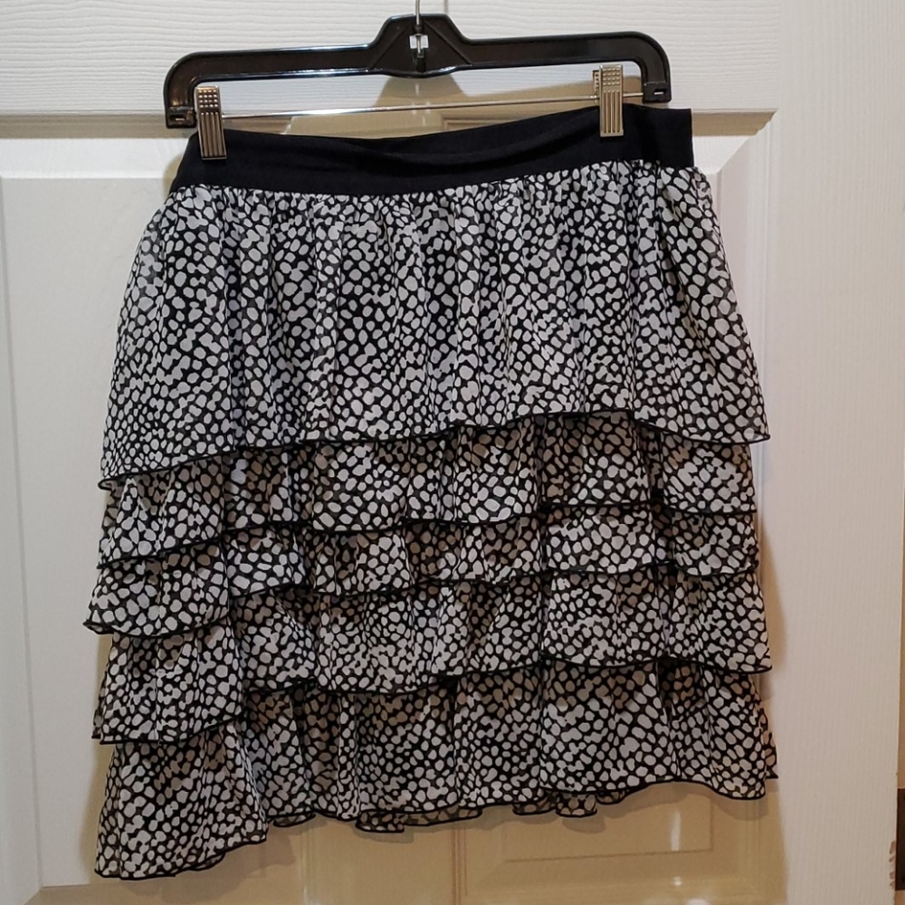 Tiered short skirt